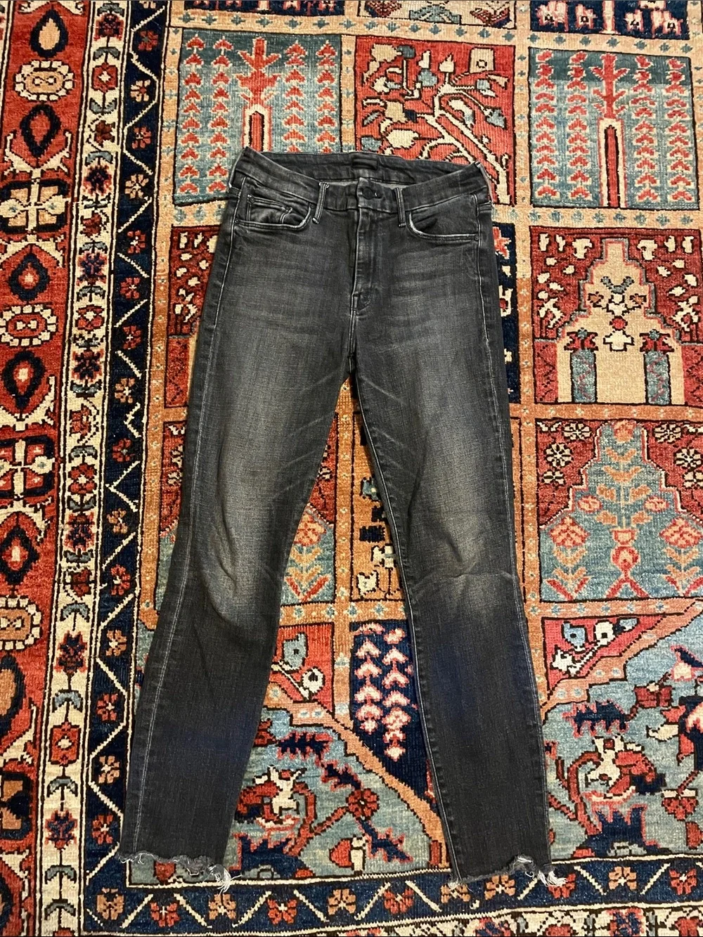 MOTHER Straight leg/ Skinny Jeans in Washed Black